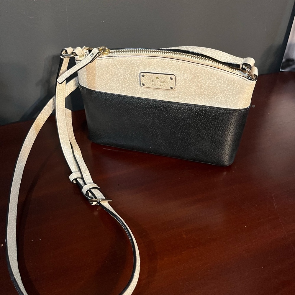 Kate spade black and ivory purse